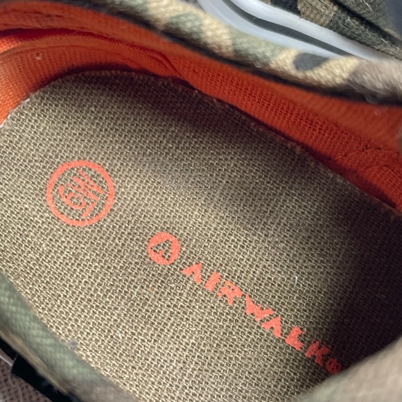Airwalk Camo Sneakers | Size 6 - Picture 8 of 8